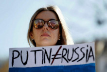 &lt;p&gt;Protivojnová demonštrácia po ruskej invázii na Ukrajinu v Prahe, Česká republika, 26. marca 2022. FOTO: REUTERS&lt;/p&gt;