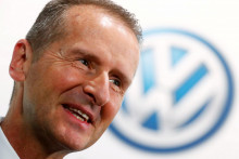 Generálny riaditeľ Volkswagenu Herbert Diess reční pred výročným valným zhromaždením koncernu Volkswagen v Berlíne, Nemecko, 14. mája 2019. FOTO: REUTERS