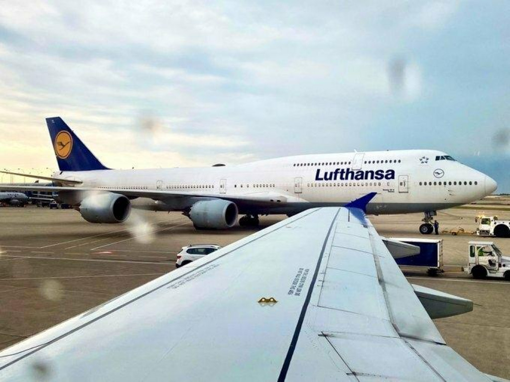 &lt;p&gt;Lufthansa.&lt;/p&gt;