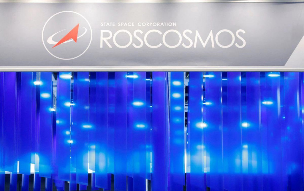 Logo Ruskej federálnej vesmírnej agentúry Roskosmos zobrazené na berlínskej leteckej šou ILA, rok 2016. FOTO: REUTERS