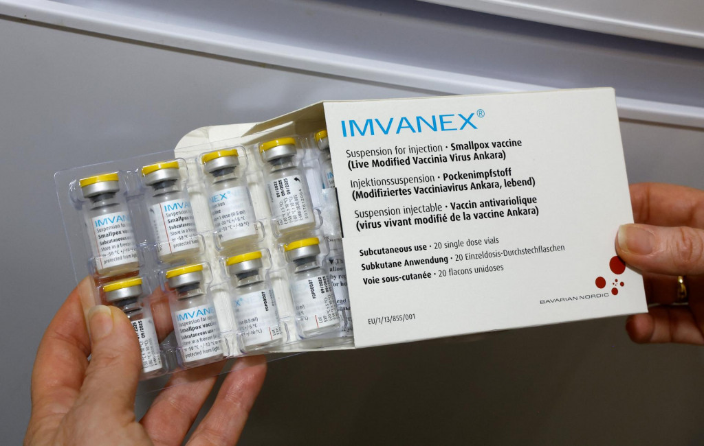 Fľaštičky s vakcínou proti opičím kiahňam. FOTO: Reuters