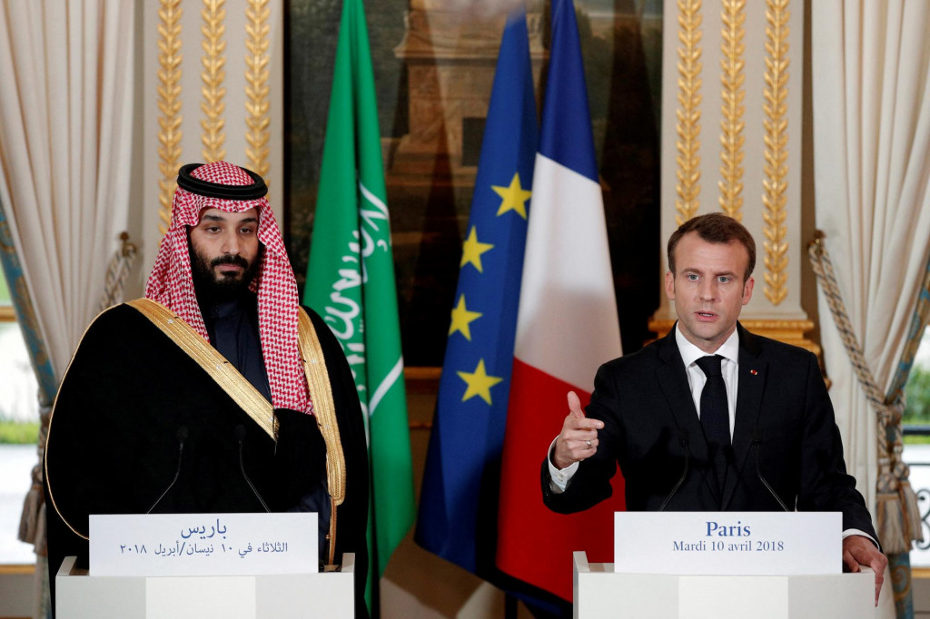 Francúzsky prezident Emmanuel Macron a saudskoarabský korunný princ Mohammed bin Salmán. FOTO: Reuters