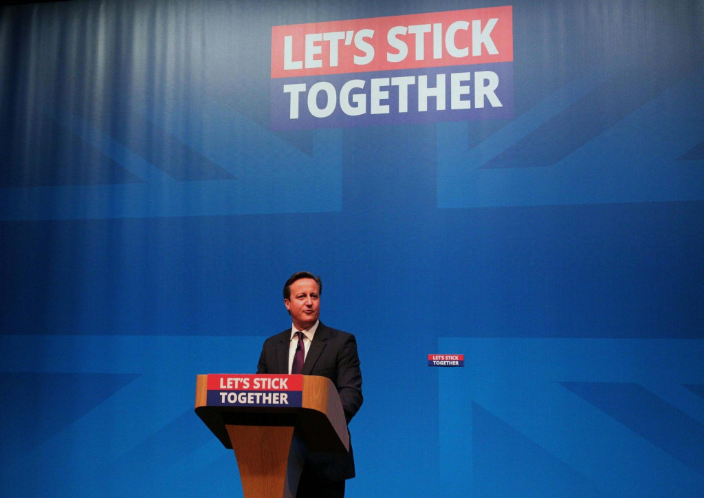Bývalí britský premiér David Cameron je jedným z politikov na ktorých boli zavedené sankcie. FOTO: TASR/AP