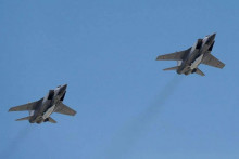 Ruské stíhačky MiG 31 vybavené hypersonickými raketami. FOTO: Reuters