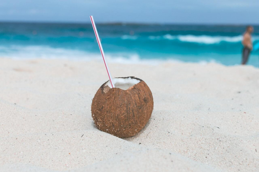 Začnite piť kokosovú vodu a čerpajte z jej benefitov.