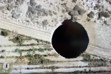V Čile sa objavila obrovská diera v zemi.