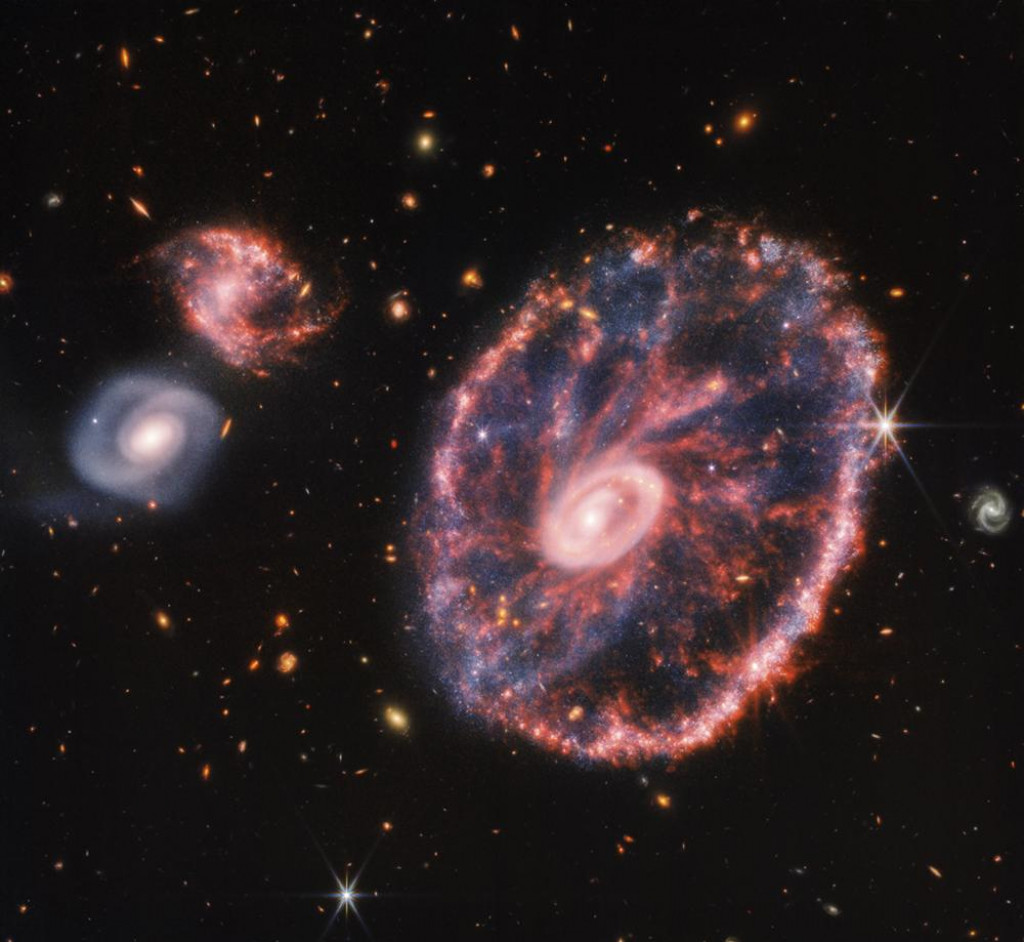 Snímka galaxie Cartwheel, ako ju vyhotovil Webbov vesmírny teleskop.
