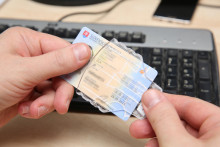 Elektronický občiansky preukaz s čipom. FOTO: HN/Peter Mayer