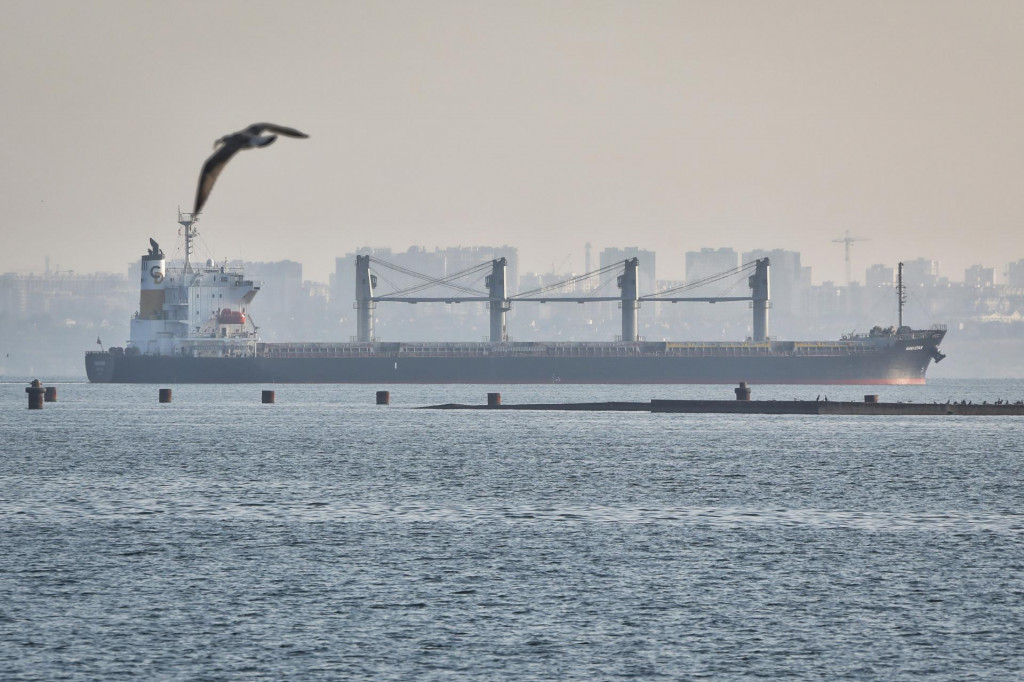 Loď vyrážajúca z prístavu v Odese. FOTO: TASR/AP