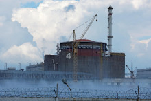 Pohľad na Rusmi okupovanú Záporožskú jadrovú elektráreň v Záporožskej oblasti, Ukrajina 4. augusta 2022. FOTO: REUTERS