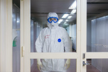 &lt;p&gt;Pandémia naďalej ovplyvňuje životy v mnohých krajinách sveta. FOTO: Reuters&lt;/p&gt;