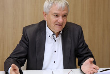 &lt;p&gt;Predseda predstavenstva Slovenského zväzu výrobcov tepla Stanislav Janiš. FOTO: Peter Mayer&lt;/p&gt;