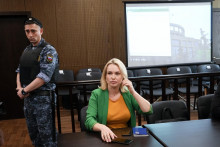 &lt;p&gt;Bývalá ruská televízna redaktorka Marina Ovsiannikovová v Moskve vo štvrtok 28. júla 2022. FOTO: TASR/AP&lt;/p&gt;