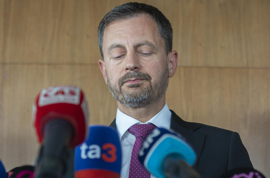 Premi&eacute;r Eduard Heger po piatkovom stretnut&iacute; predstaviteľov koal&iacute;cie. FOTO: TASR/M. Baumann
