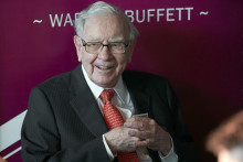 &lt;p&gt;Americký miliardár a predseda predstavenstva investičnej spoločnosti Berkshire Hathaway Warren Buffett. FOTO: TASR/AP&lt;/p&gt;