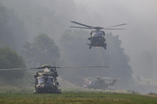 Ilustračná fotka vrtuľníkov. FOTO: TASR/AP