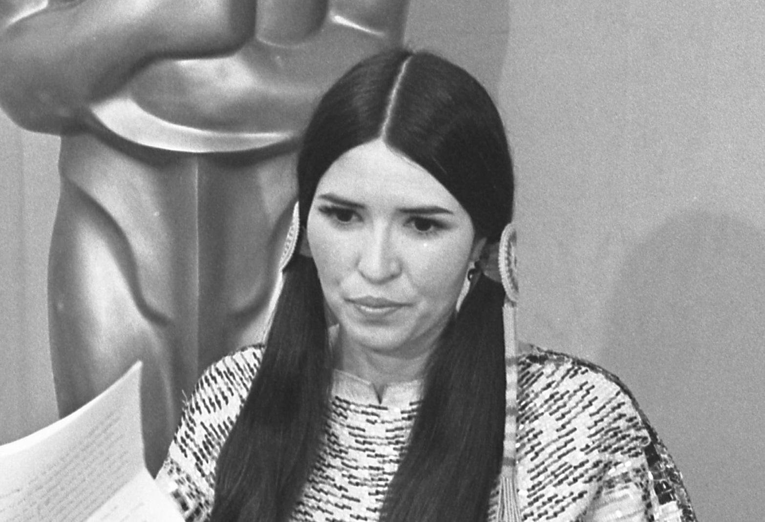 Akadémia sa po 50 rokoch ospravedlnila herečke z kmeňa Apačov za poníženie na Oscaroch