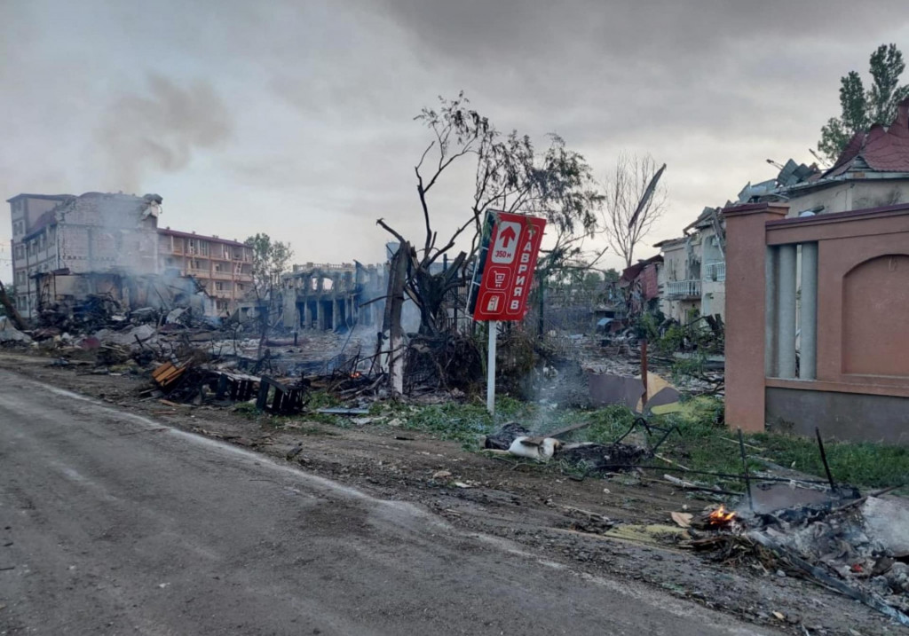 Pohľad na budovy zasiahnuté ruským raketovým útokom v rekreačnej oblasti v regióne Odesa, Ukrajina 17. augusta 2022. FOTO: REUTERS