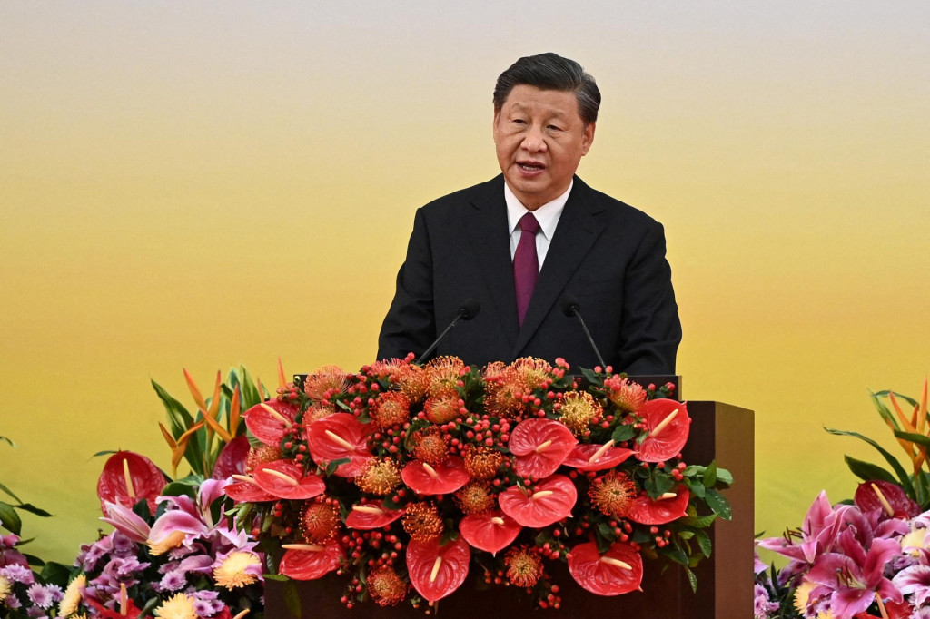 Čínsky prezident Si Ťin-pching krajine sľubuje v súlade s komunistickou dogmou svojej krajiny krajšie zajtrajšky. FOTO: Reuters/Pool