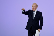 Ruský prezident Vladimir Putin nemá so svetom zľutovanie, odstávkou plynovodu Nord Stream poslal ceny na historické maximá. FOTO: Reuters/Maxim Shemetov