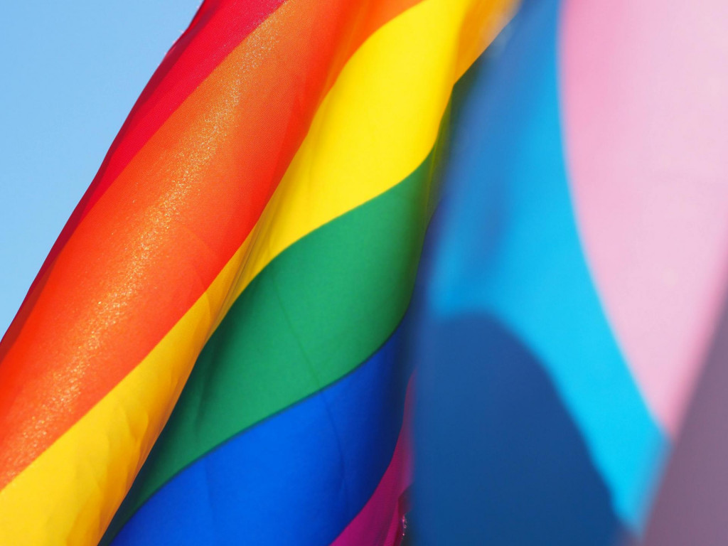 Žiaci, ktorí sú súčasťou LGBTQ komunity, boli požiadaní opustiť súkromnú kresťanskú školu na Floride.