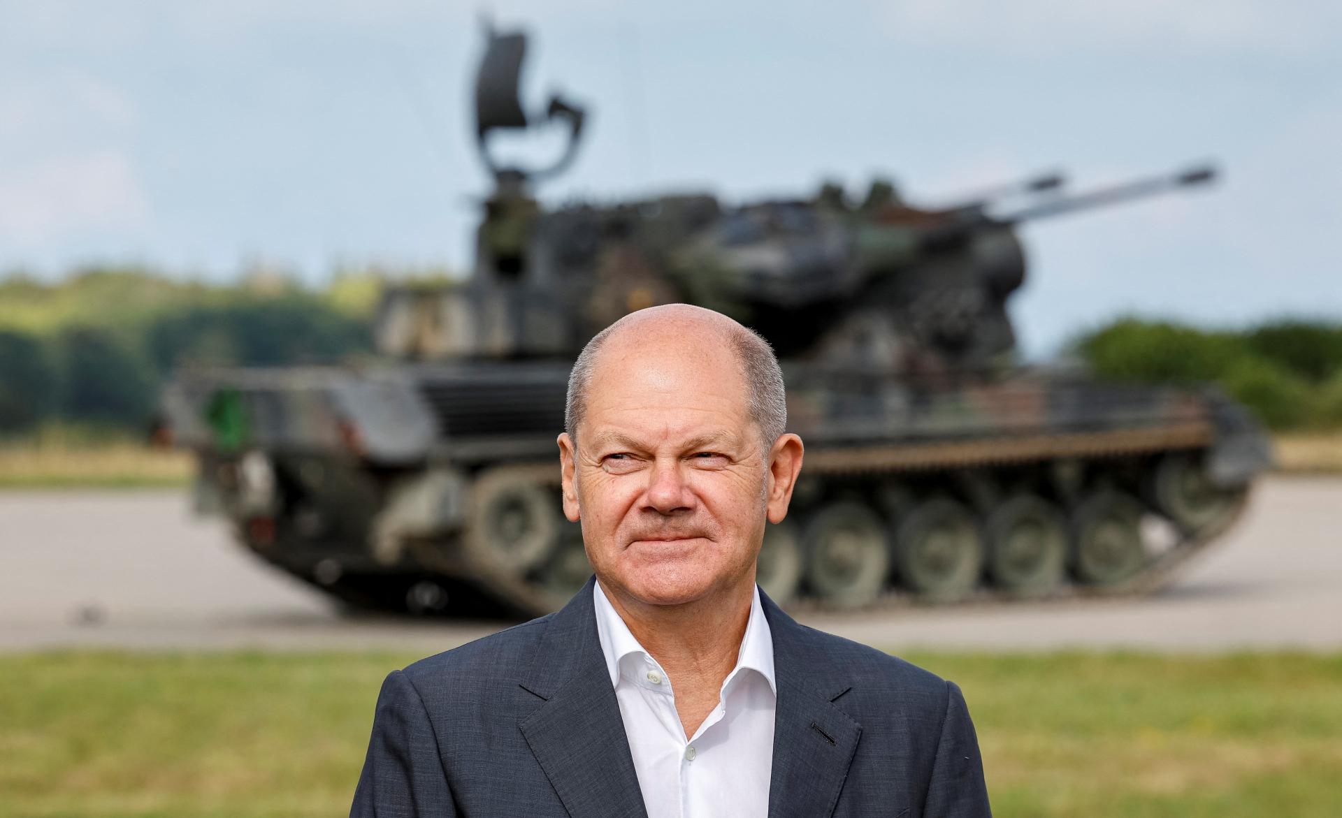 Scholz lobte den Mut der Ukrainer und versprach ihnen weitere Unterstützung.  Die Deutschen bringen ihnen bei, Gepard zu benutzen