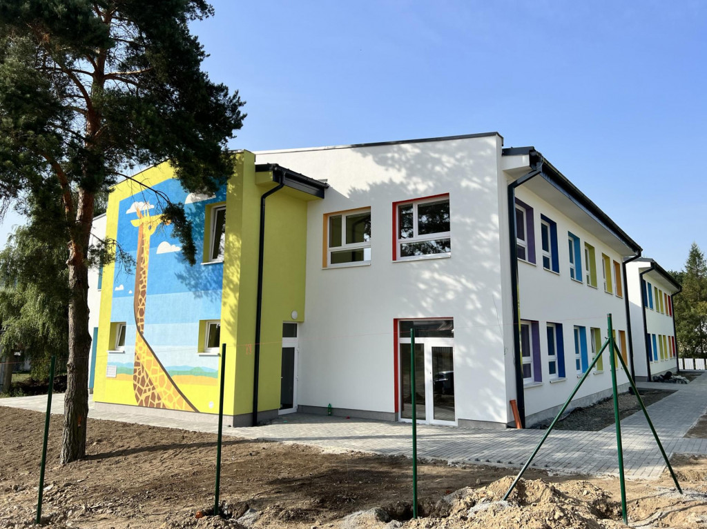 Nová budova materskej školy v Zborove. FOTO: TASR/Maroš Černý