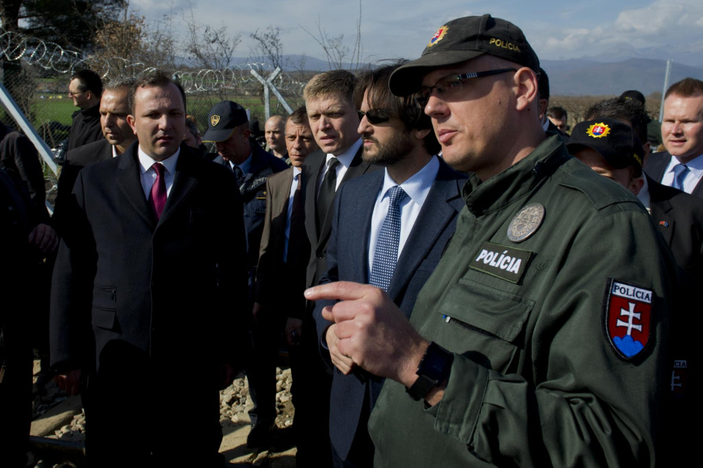 Kým v roku 2016 chcel Robert Fico ako premiér stavať protimigračné bariéry, súčasnú vlnu utečencov si politici nevšímajú. FOTO:  TASR/M. Svítok