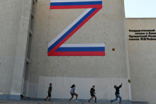 Symbol „Z“ na stene na podporu ruských ozbrojených síl v meste Iževsk, Rusko. FOTO: REUTERS