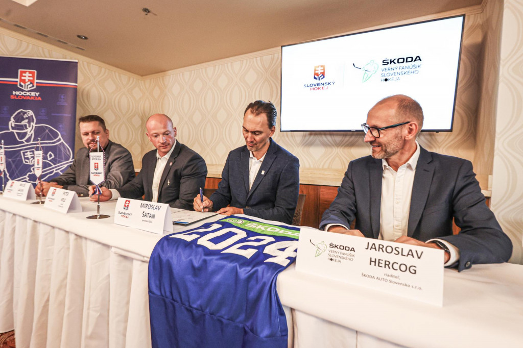 ŠKODA AUTO Slovensko a Slovenský zväz ľadového hokeja predĺžili svoju spoluprácu do roku 2024 a aj naďalej tak hrdo stojí po boku svojich partnerov, slovenských športovcov i fanúšikov.