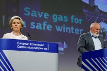 Šéfka eurokomisie Ursula von der Leyenová and viceprezident komisie Frans Timmermans.FOTO: Reuters