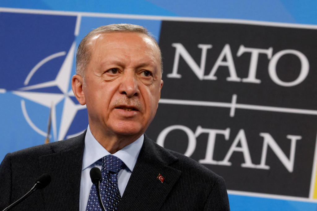 

Turecký prezident Recep Tayyip Erdogan hovorí na tlačovej konferencii počas summitu NATO v Madride. FOTO: Reuters