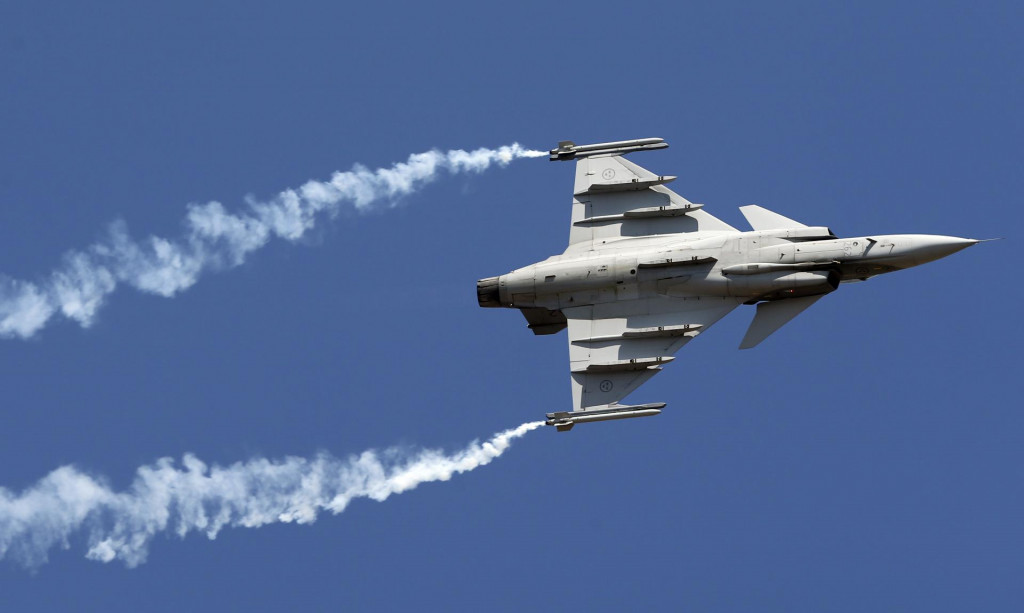 Stíhacie lietadlo švédskej výroby Gripen. FOTO: TASR/AP