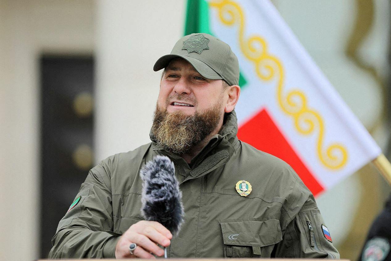 Kadyrov berie späť slová o odchode. Bojujeme proti svetovému satanizmu, tvrdí