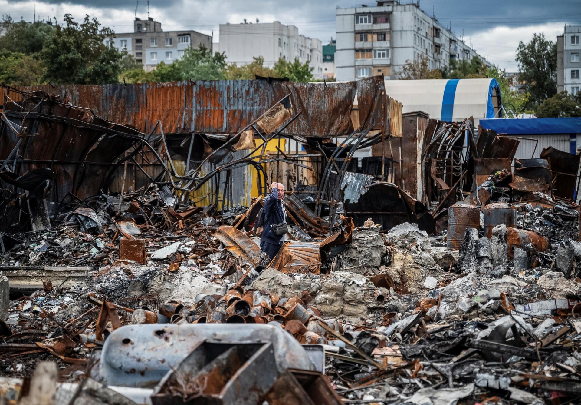 Na juhu Ukrajiny panuje dynamická situácia. Charkov po ostreľovaní zachvátili plamene