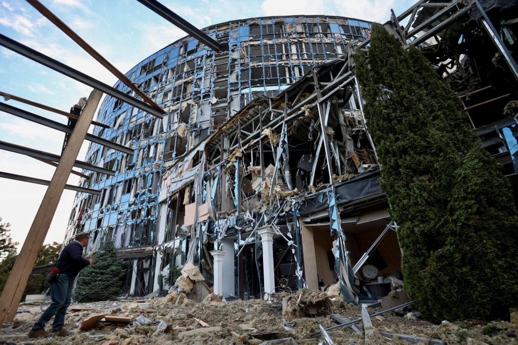 Zničená budova na Ukrajine. FOTO: Reuters