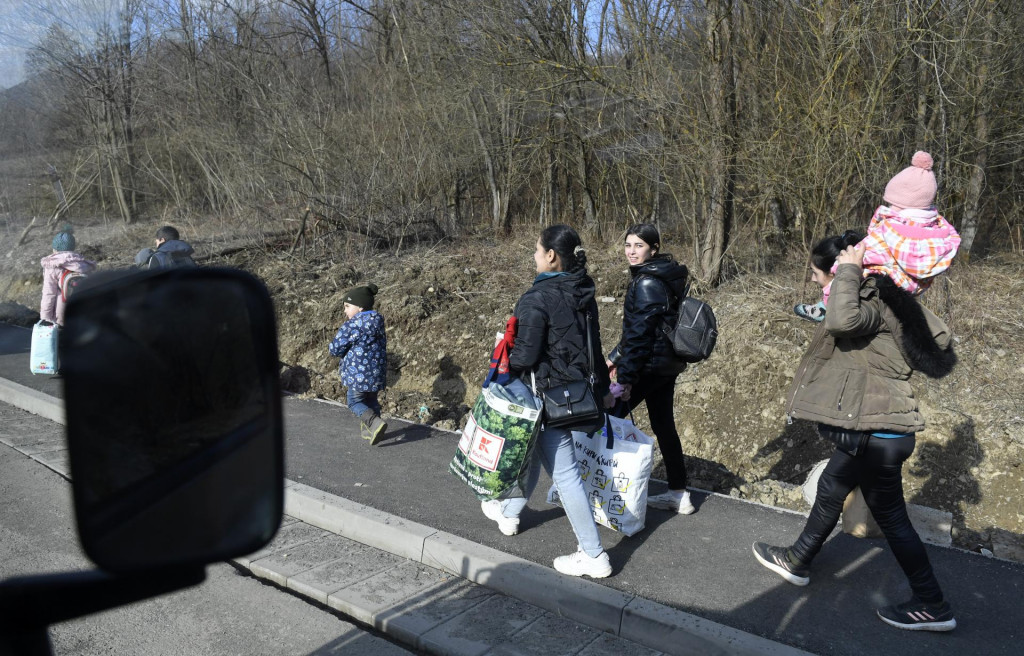 Vojnoví utečenci z Ukrajiny. FOTO: TASR/František Iván