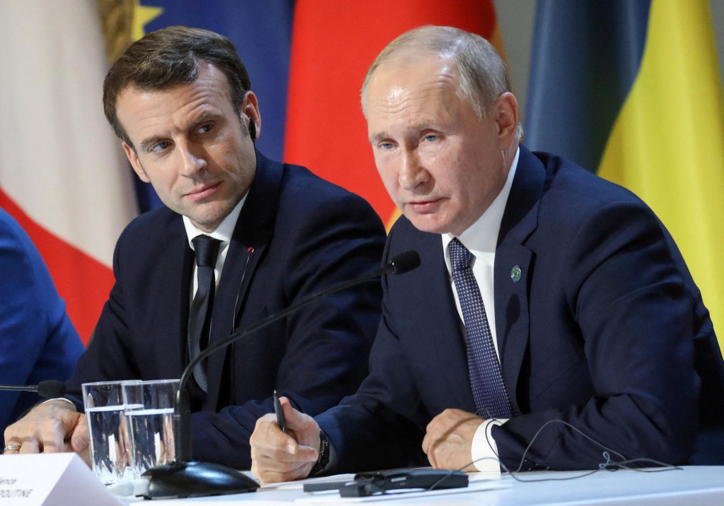 

Francúzsky prezident Emmanuel Macron a ruský prezident Vladimir Putin. FOTO: Reuters