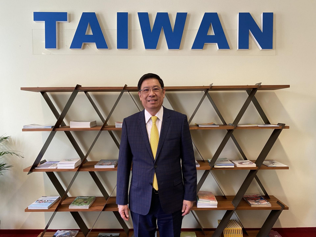 Podľa Davida Nan-yang Lee sa spolupráca Slovenska a Taiwanu rozvíja i vďaka spoločným hodnotám demokracie a ľudských práv. FOTO: Tchajpejská reprezentačná kancelária v Bratislave