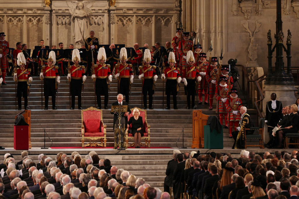 Britský kráľ Charles má prejav vo Westminsterskom paláci po smrti britskej kráľovnej Alžbety. FOTO: REUTERS