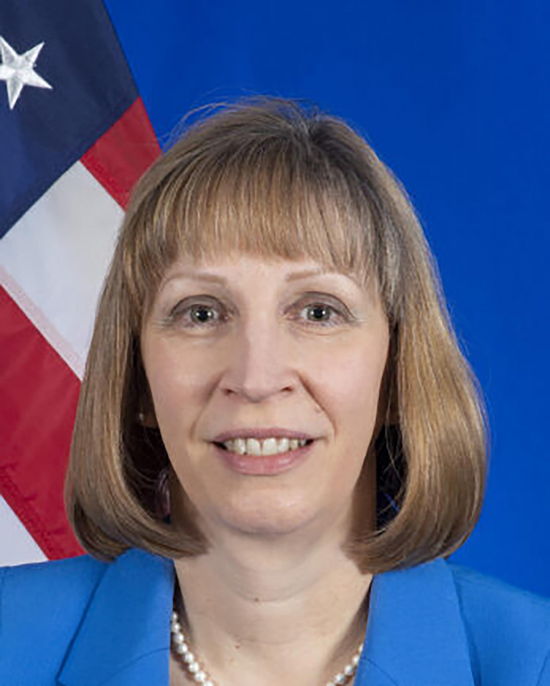 Vláda USA si za veľvyslankyňu v Rusku zvolila kariérnu diplomatku Tracyovú