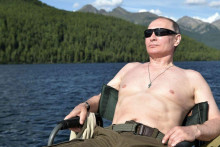 Vladimir Putin by chcel pôsobiť inak, ako v skutočnosti vyzerá, myslí si François Hollande. FOTO: Reuters