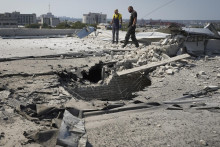 Zničené budovy v Charkove. FOTO: TASR/AP
