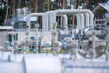 Potrubné systémy a uzatváracie zariadenia v prijímacej stanici plynovodu Nord Stream 1. FOTO: TASR/DPA