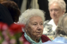 Na seniorov čaká od budúceho roka zvýšenie dôchodkov o desiatky či stovky eur. FOTO: TASR/Š. Puškáš