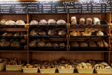 Chlieb a iné pečivo v mníchovskej pekárni. FOTO: Reuters
