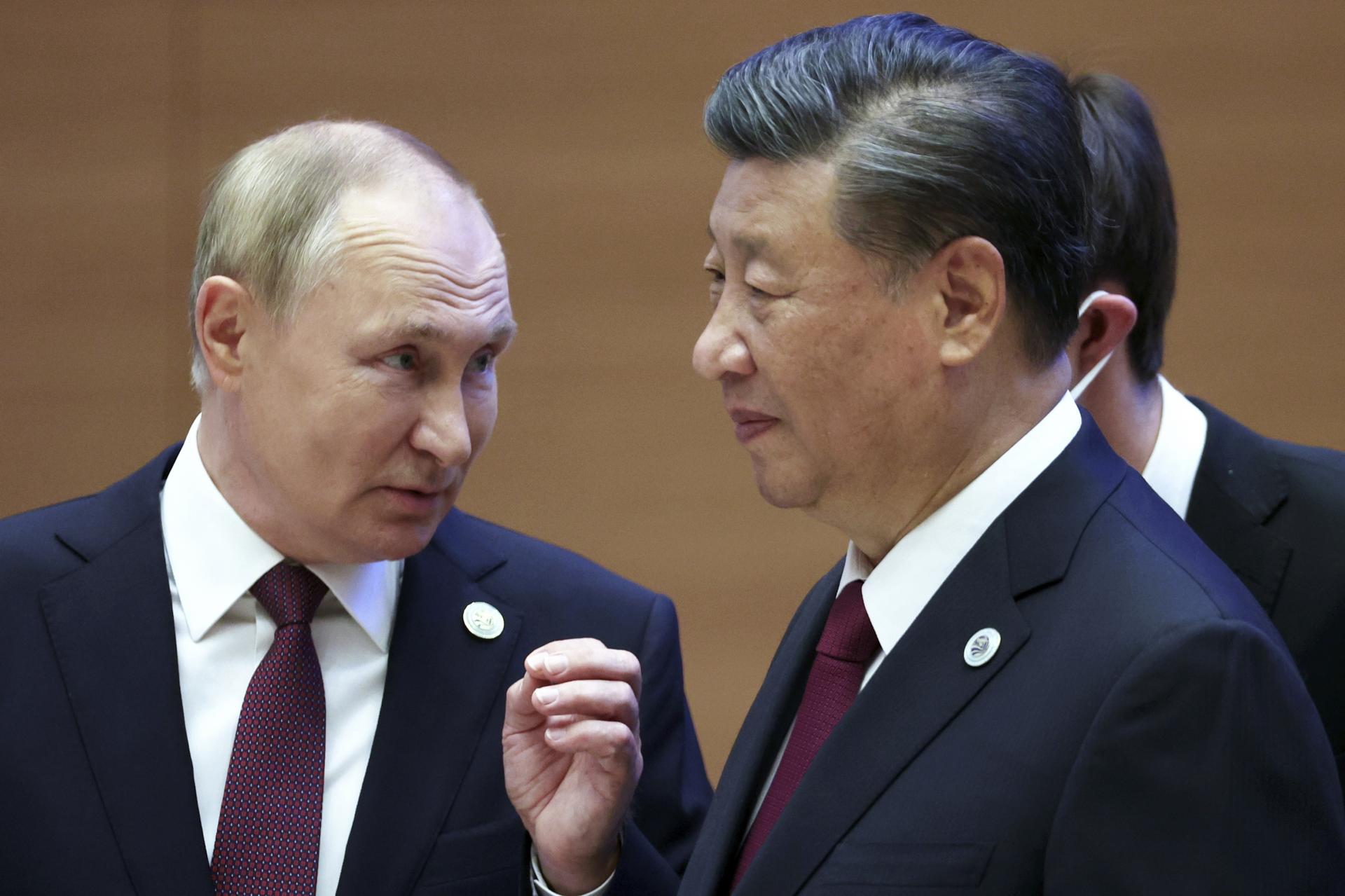 Financial Times: Peking teraz musí veľmi ľutovať spojenectvo s oslabeným a zahanbeným Ruskom