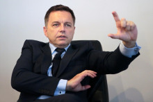 Guvernér NBS Peter Kažimír vie, že sprísňovaniu úverových podmienok sa nevyhneme. FOTO: HN/Pavol Funtál