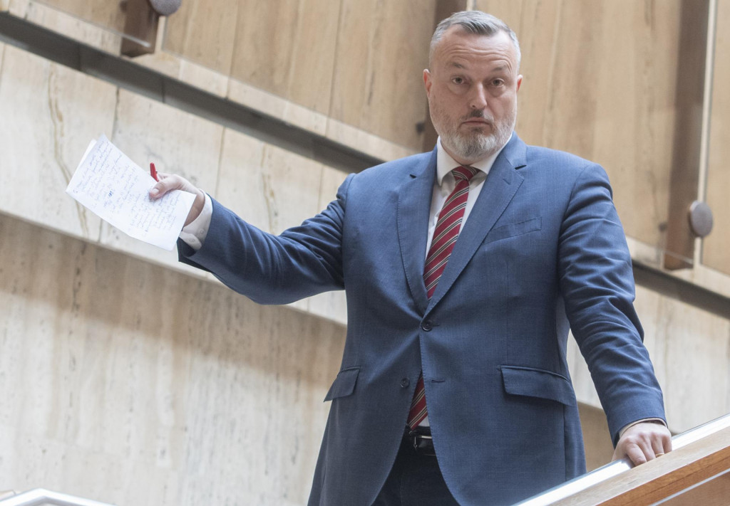 Minister pr&aacute;ce, soci&aacute;lnych vec&iacute; a rodiny Milan Krajniak. FOTO: TASR/Martin Baumann