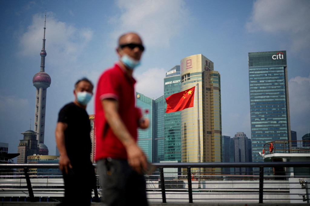 Problémy čínskej ekonomiky s návratom k plnohodnotnému rastu sú v dlhodobom aj krátkodobom horizonte zlou správou pre vyhliadky globálneho rastu. FOTO: Reuters